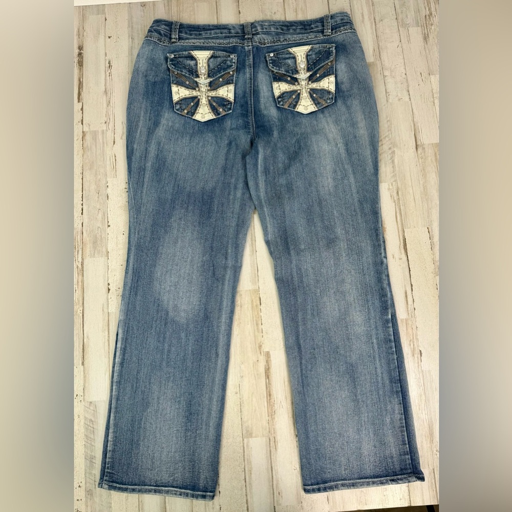 Cato Premium Capri Jeans Women's 20W 44x33 Blue Straight Leg Mid Rise